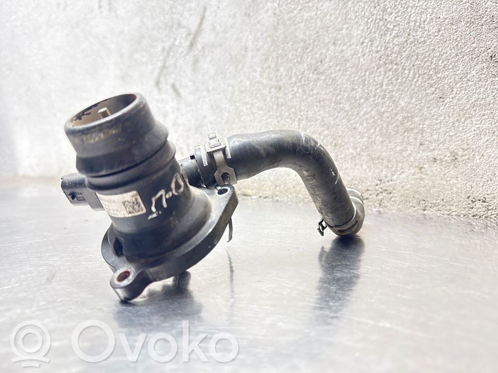 Opel Meriva B Obudowa termostatu 