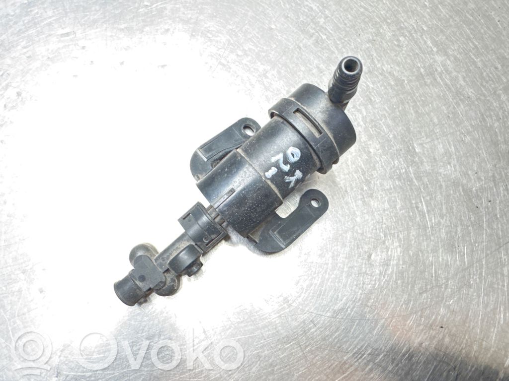 Buse de lave-phares   E11015022