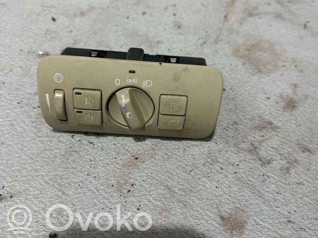 Light switch   30739422,04067323,100105B