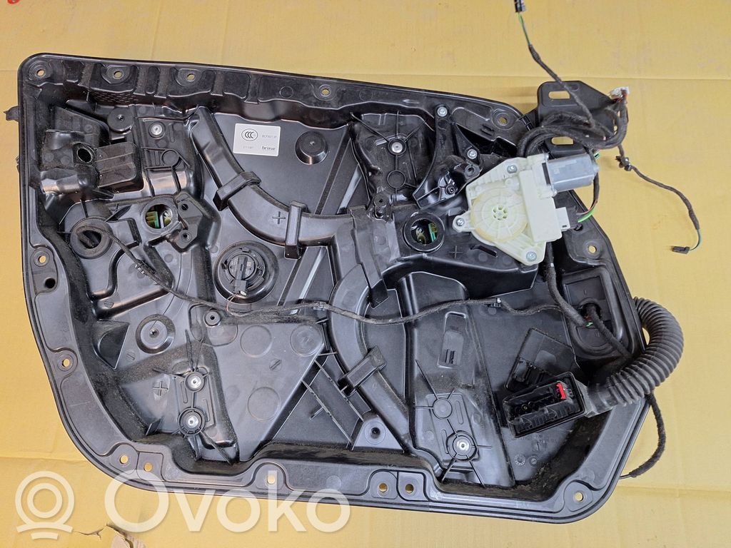 Mercedes-Benz C W205 Mechanizm podnoszenia szyby przedniej bez silnika 