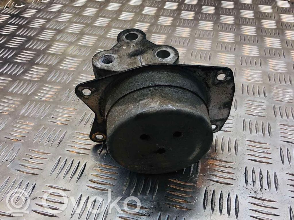 Opel Insignia A Engine mount bracket 