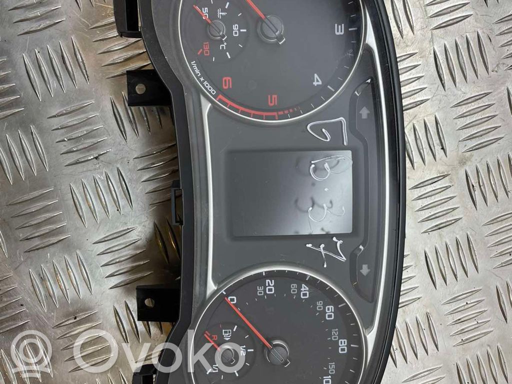 Audi A1 Speedometer (instrument cluster) 