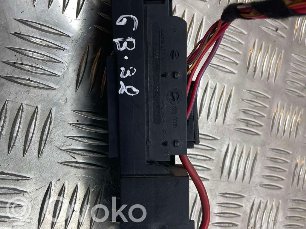 Audi A8 S8 D3 4E Fuse module 