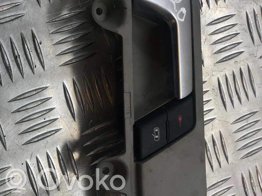 Audi A4 S4 B7 8E 8H Klamka wewnętrzna drzwi przednich 