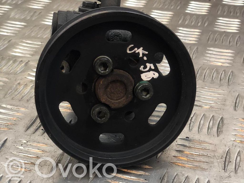 Ohjaustehostimen pumppu   038145255B