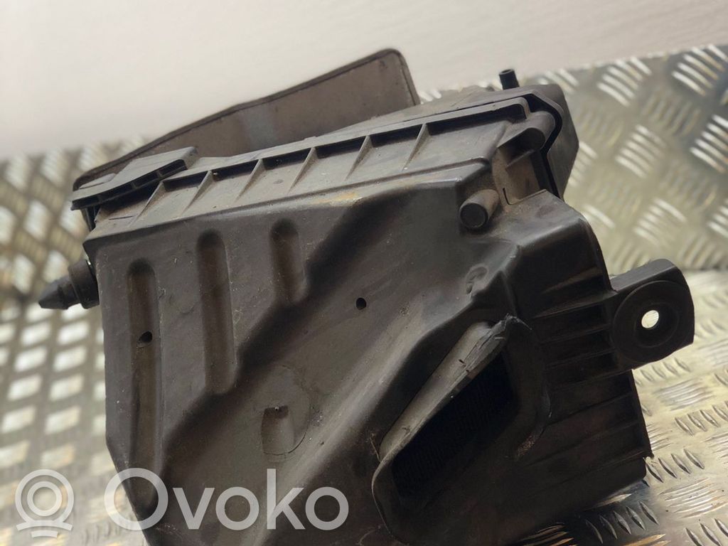 Audi A4 S4 B7 8E 8H Коробка воздушного фильтра 