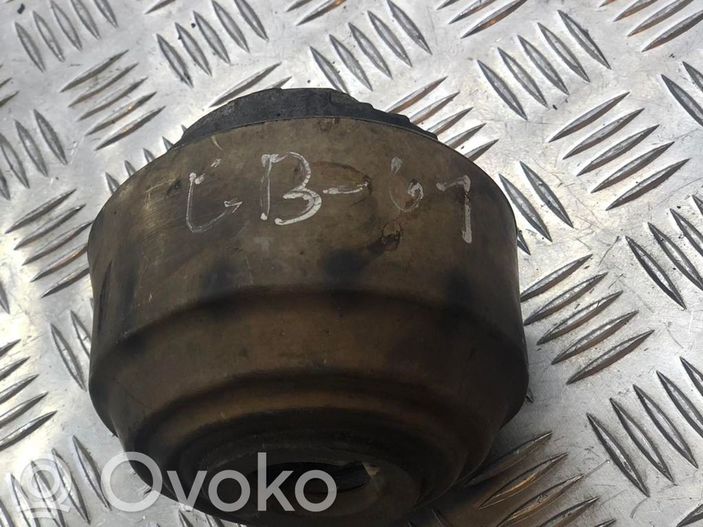 Mercedes-Benz E W211 Engine mount bracket 