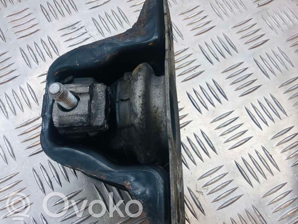 Engine mount bracket   8200281186