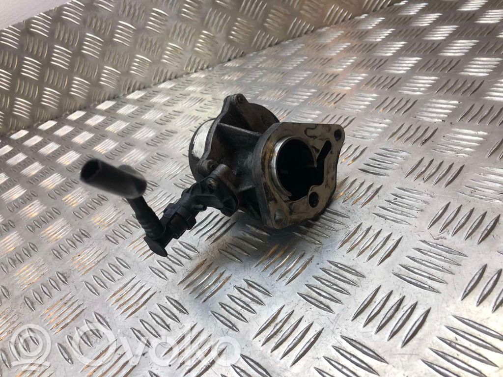 Vacuum pump