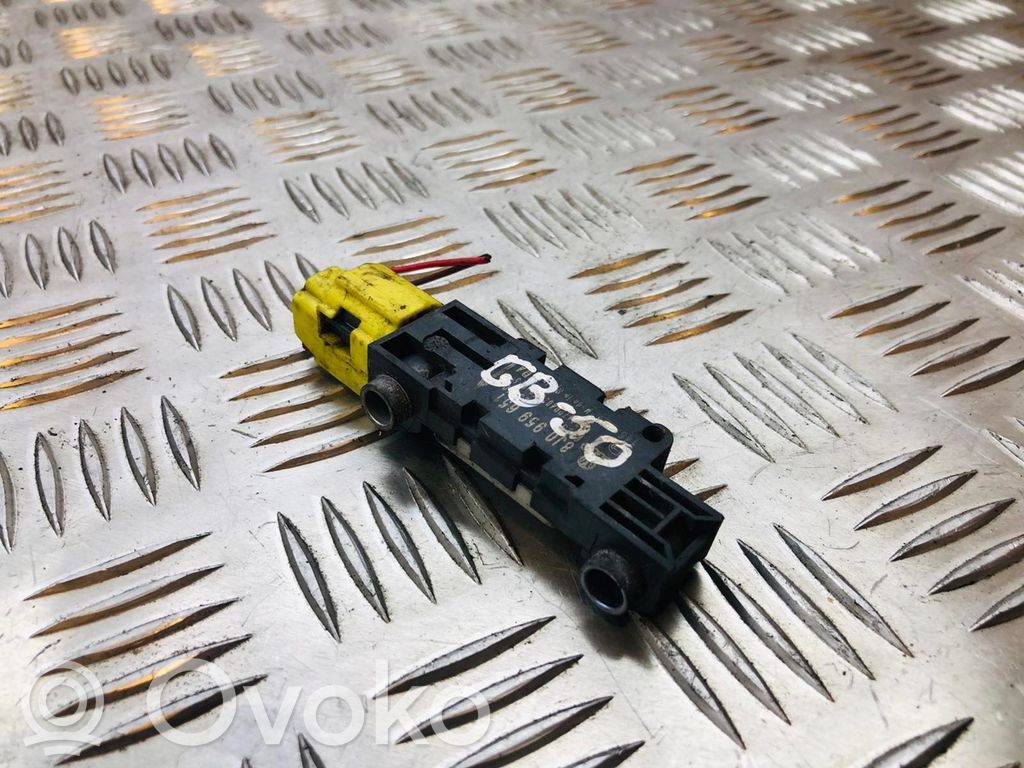 Audi A3 S3 8P Airbag deployment crash/impact sensor 