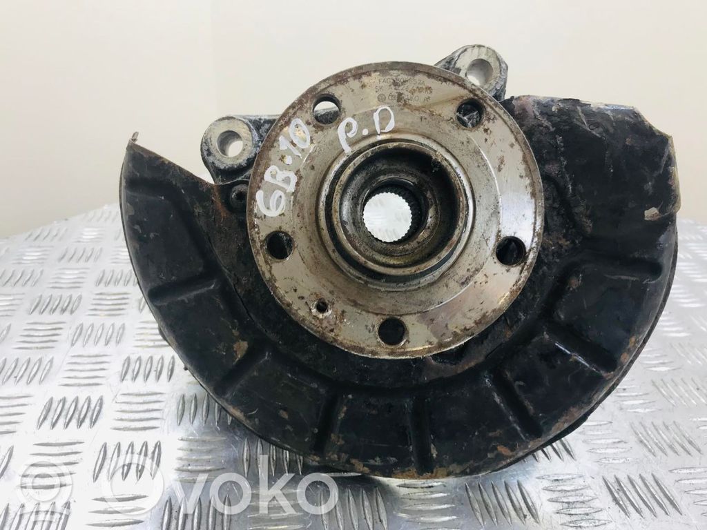 Zwrotnica koła przedniego   805657A
