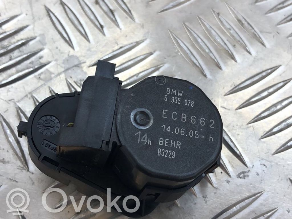 BMW 7 E65 E66 Oro sklendės varikliukas 