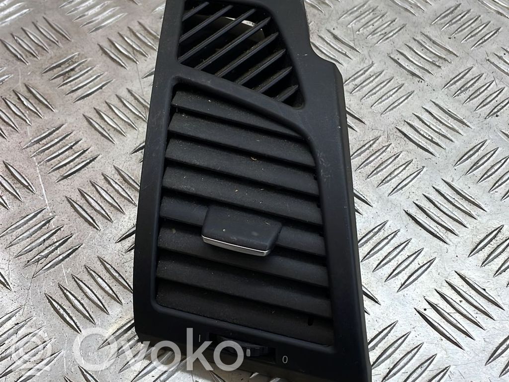 BMW 1 E81 E87 Šoninės oro grotelės 