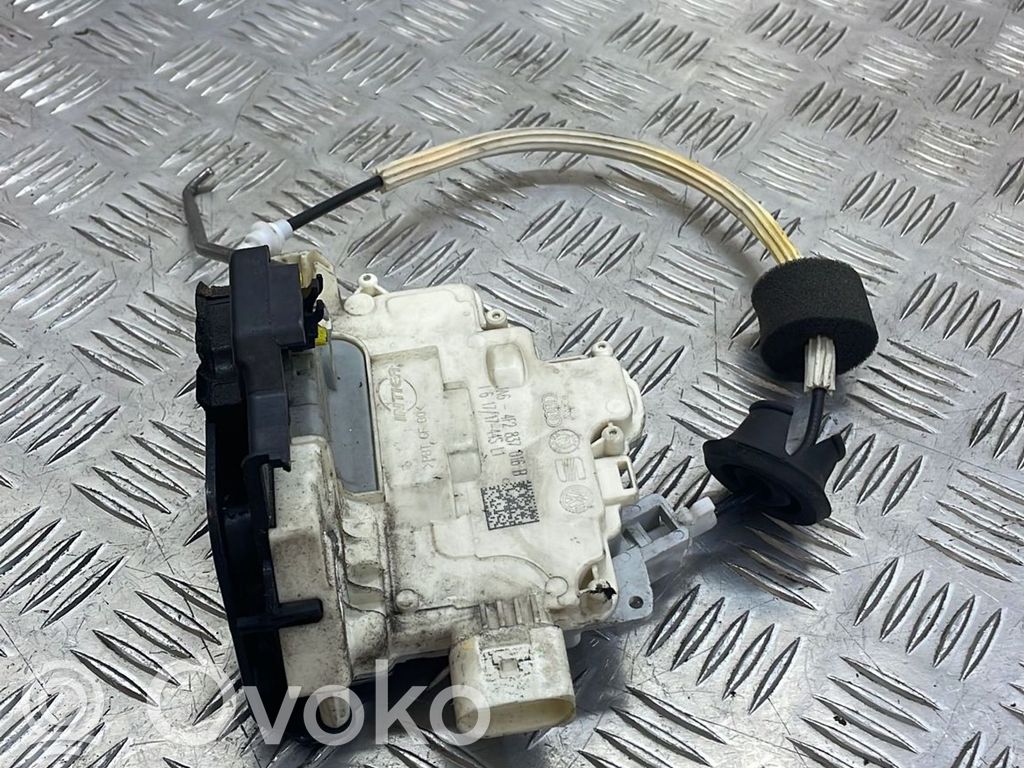 Audi A6 S6 C6 4F Priekšpusē slēdzene 