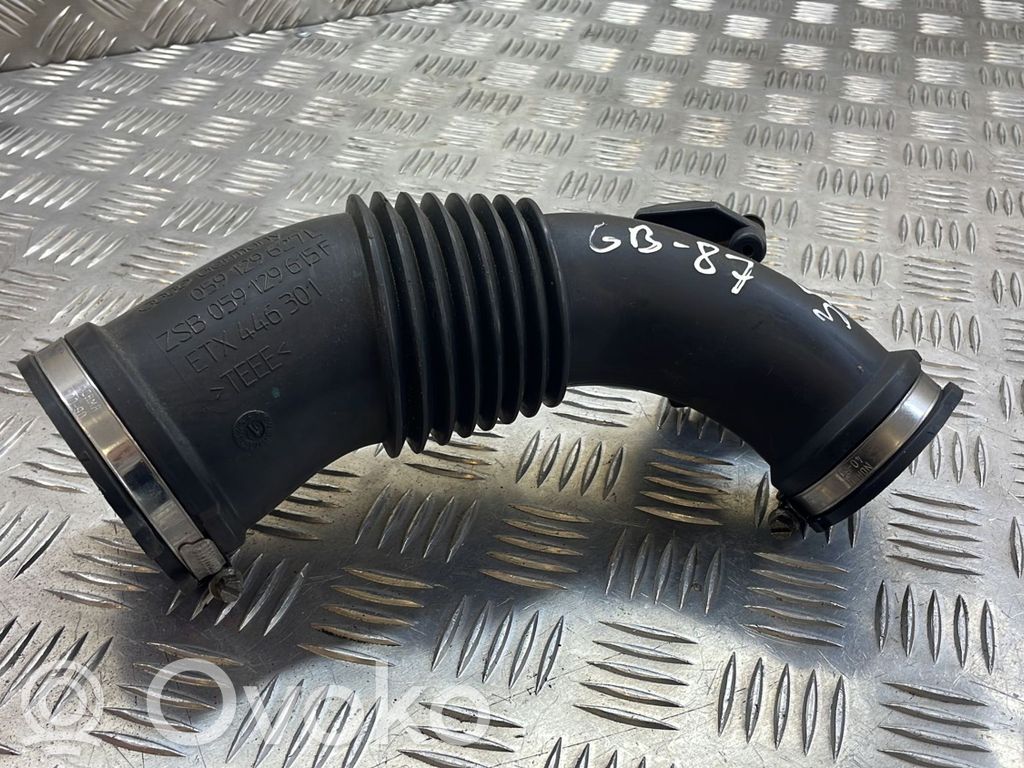 Audi A5 8T 8F Air intake hose/pipe 