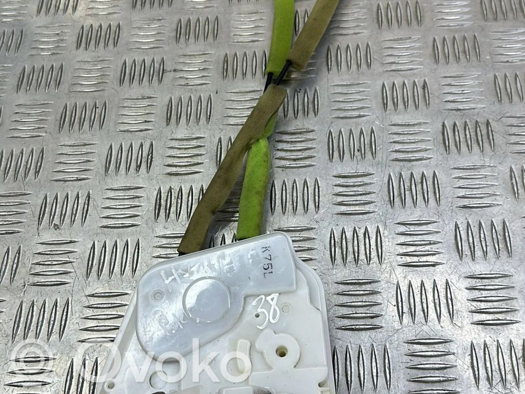 Mazda 3 II Front door lock 
