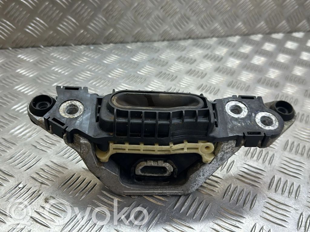 Opel Astra K Engine mount bracket 
