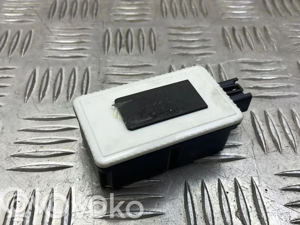 Volvo V70 Door central lock control unit/module 