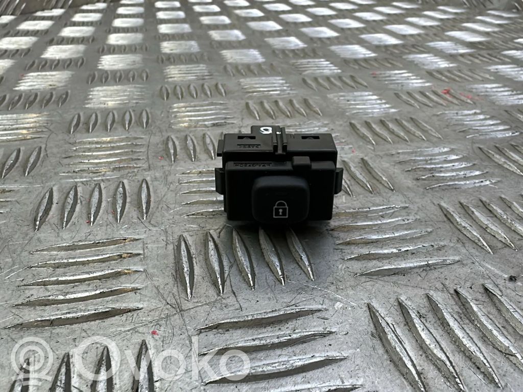 Volvo S60 Central locking switch button 