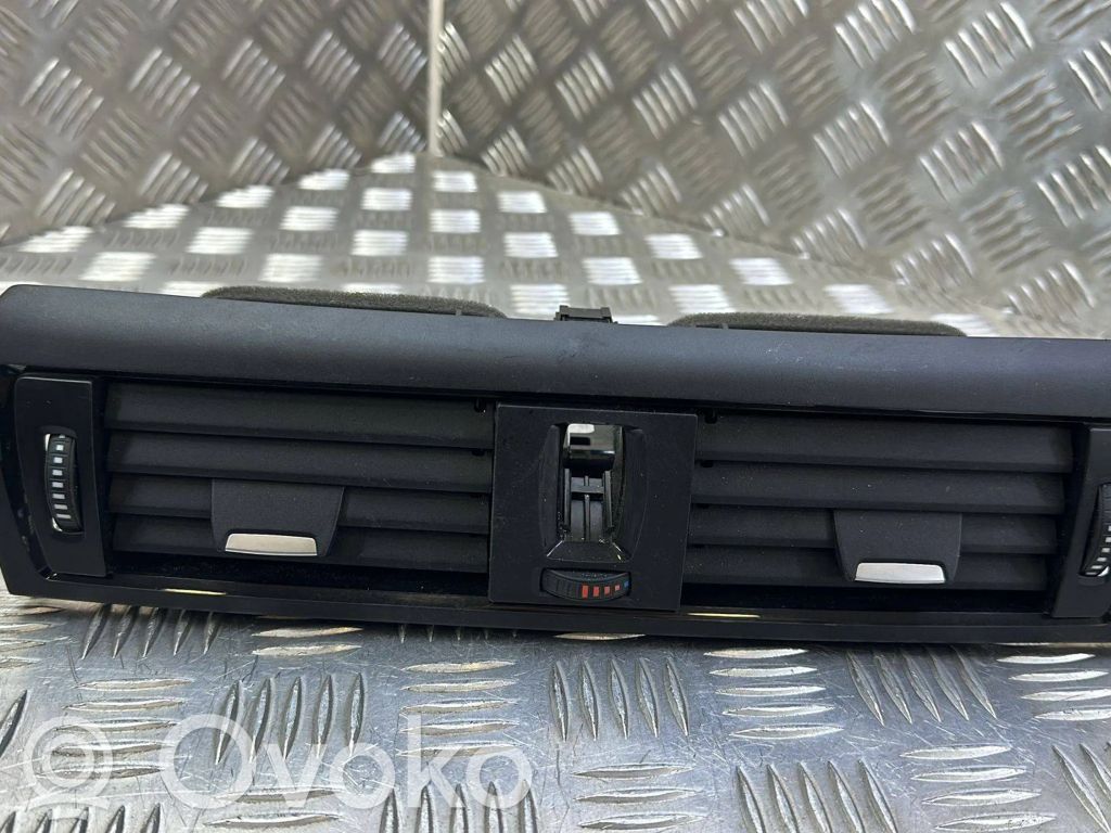 BMW 1 F20 F21 Rejilla de ventilación central del panel 