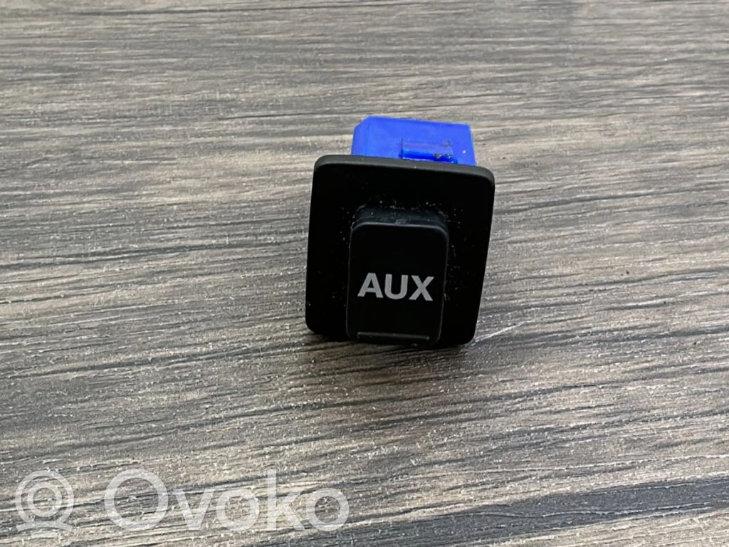 Honda CR-V Enchufe conector entrada auxiliar 
