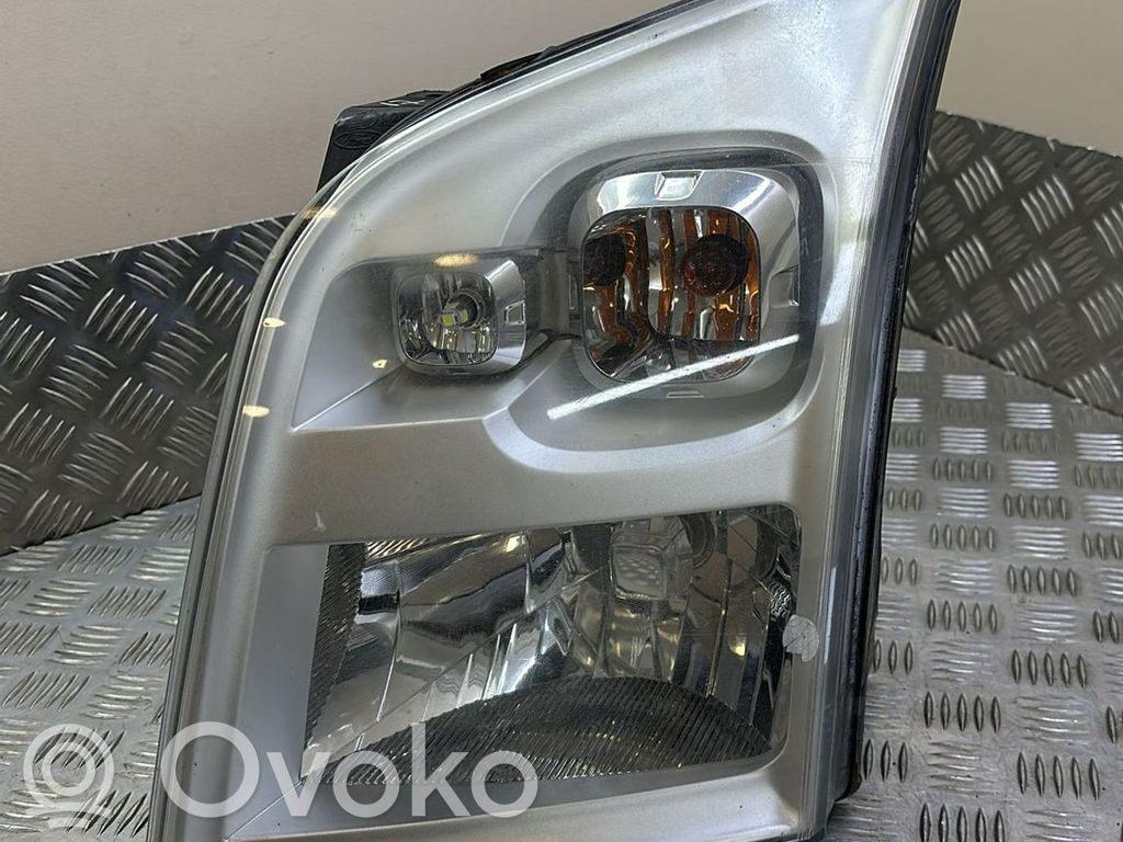 Ford Transit Phare frontale 