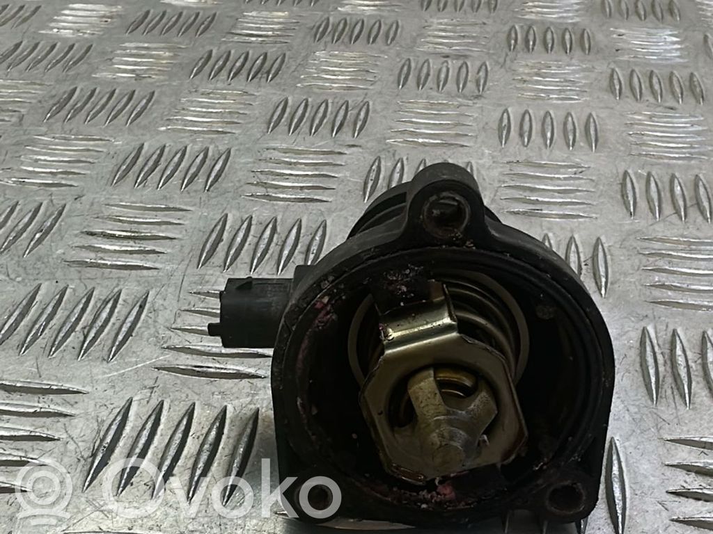 Opel Astra J Carcasa del termostato 