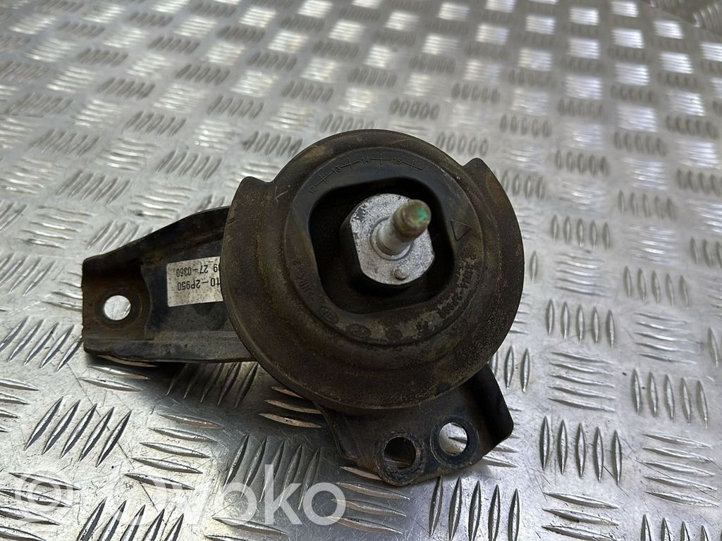 KIA Sorento Engine mount bracket 