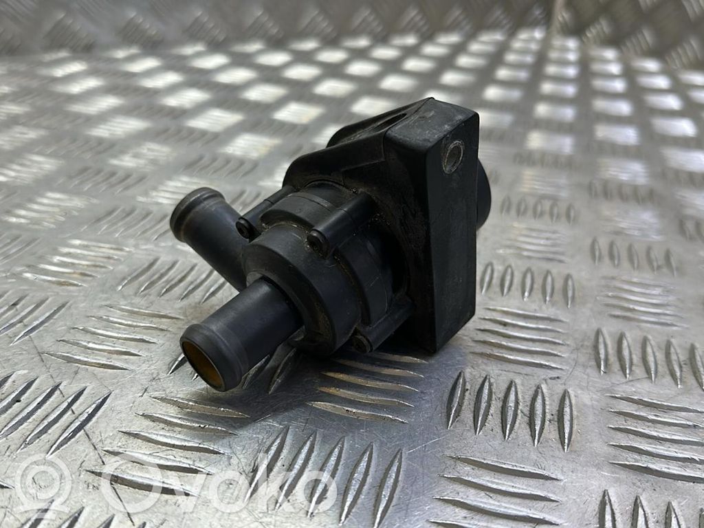 Audi A5 8T 8F Pompa cyrkulacji / obiegu wody 