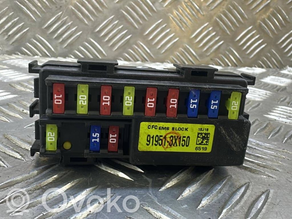 KIA Ceed Fuse module 