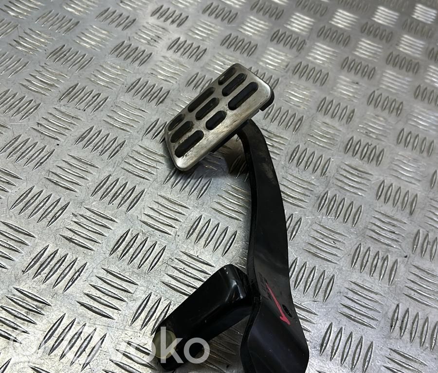 KIA Sorento Brake pedal 