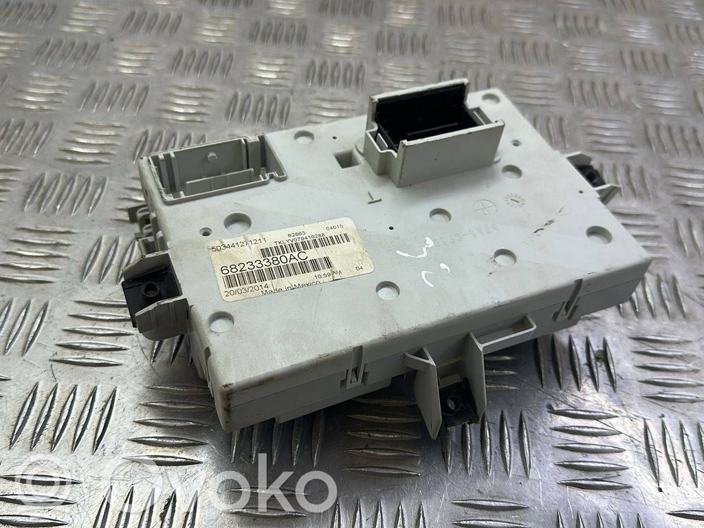 Jeep Cherokee KL Sulakemoduuli 