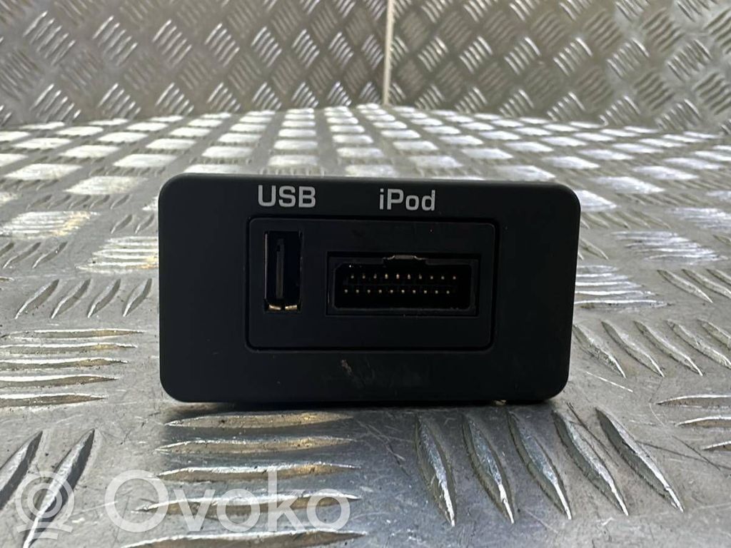 Land Rover Range Rover Sport L320 Gniazdo / Złącze USB 