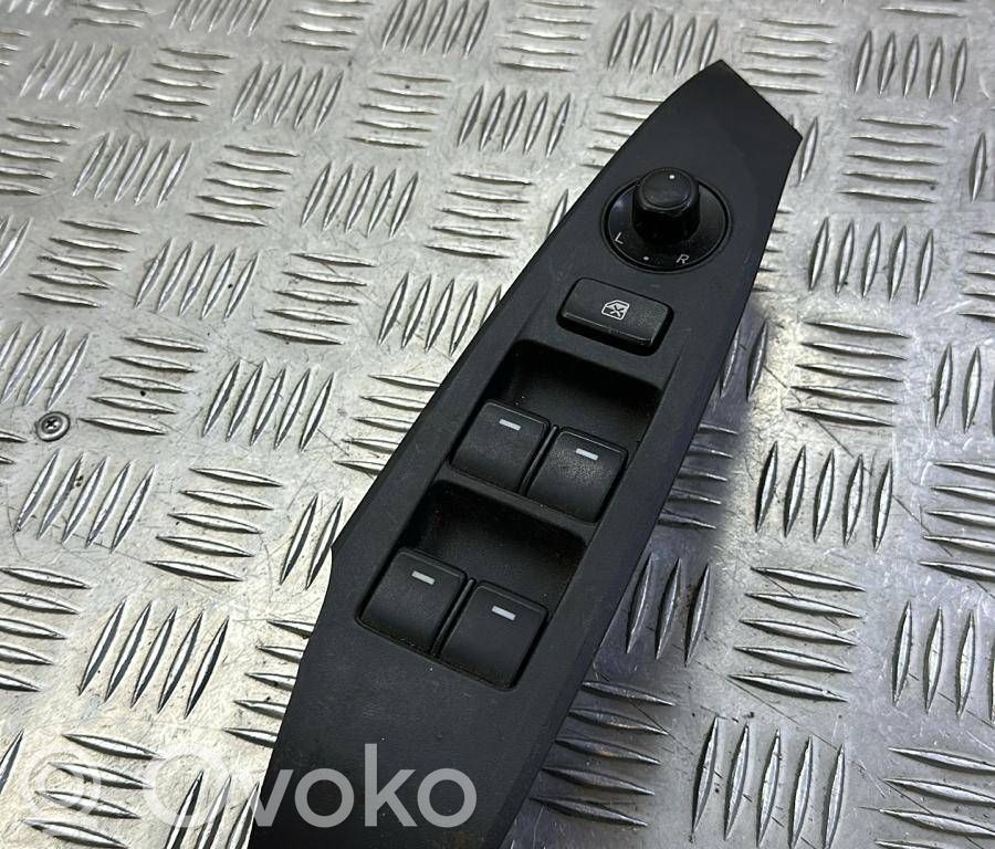 Mazda 6 Electric window control switch 