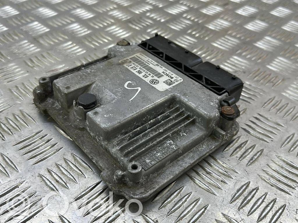 Skoda Superb B6 (3T) Engine control unit/module 