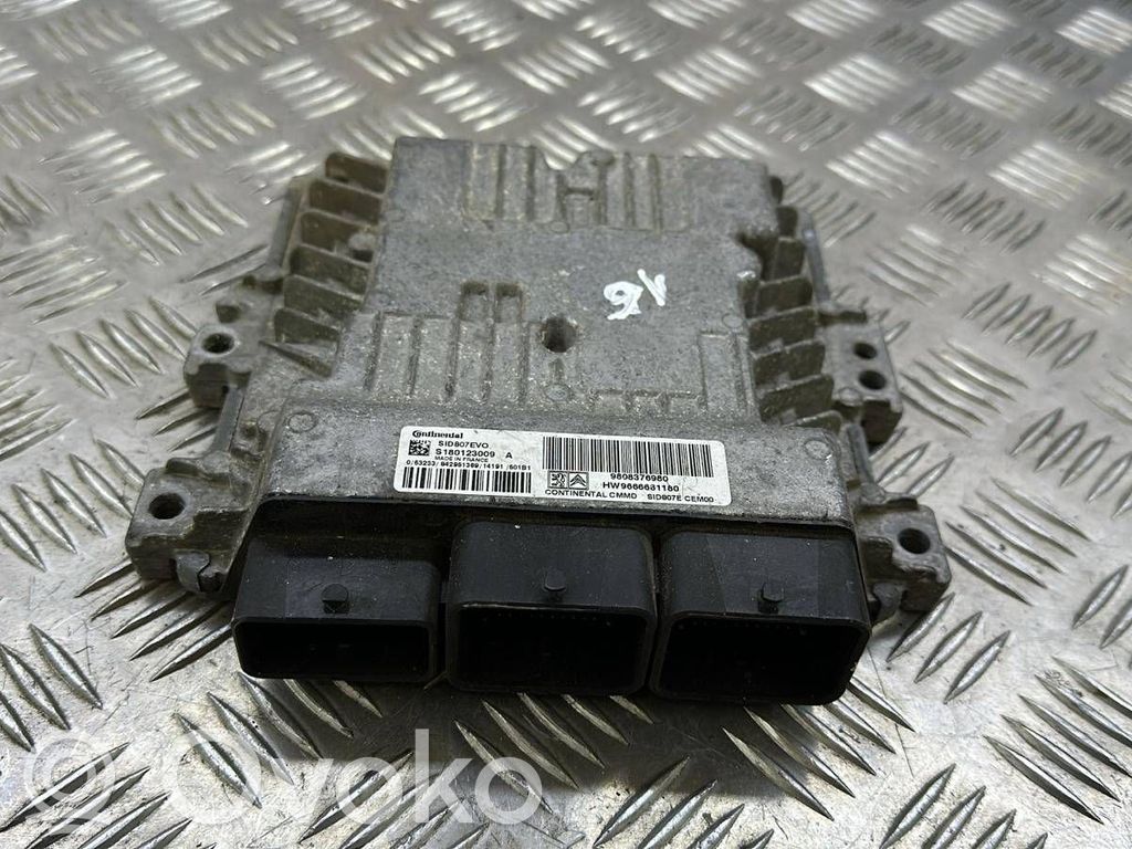 Citroen C4 II Picasso Engine control unit/module 