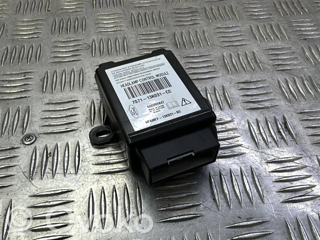 Ford Kuga II Light module LCM 