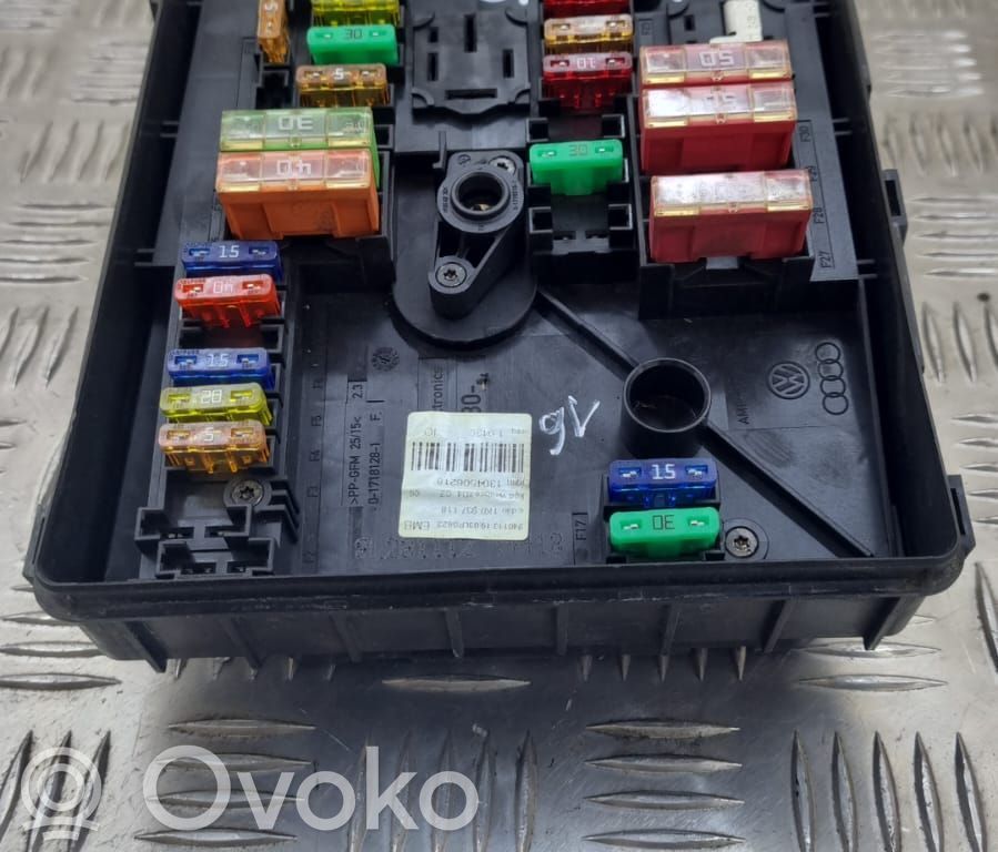 Skoda Superb B6 (3T) Fuse module 