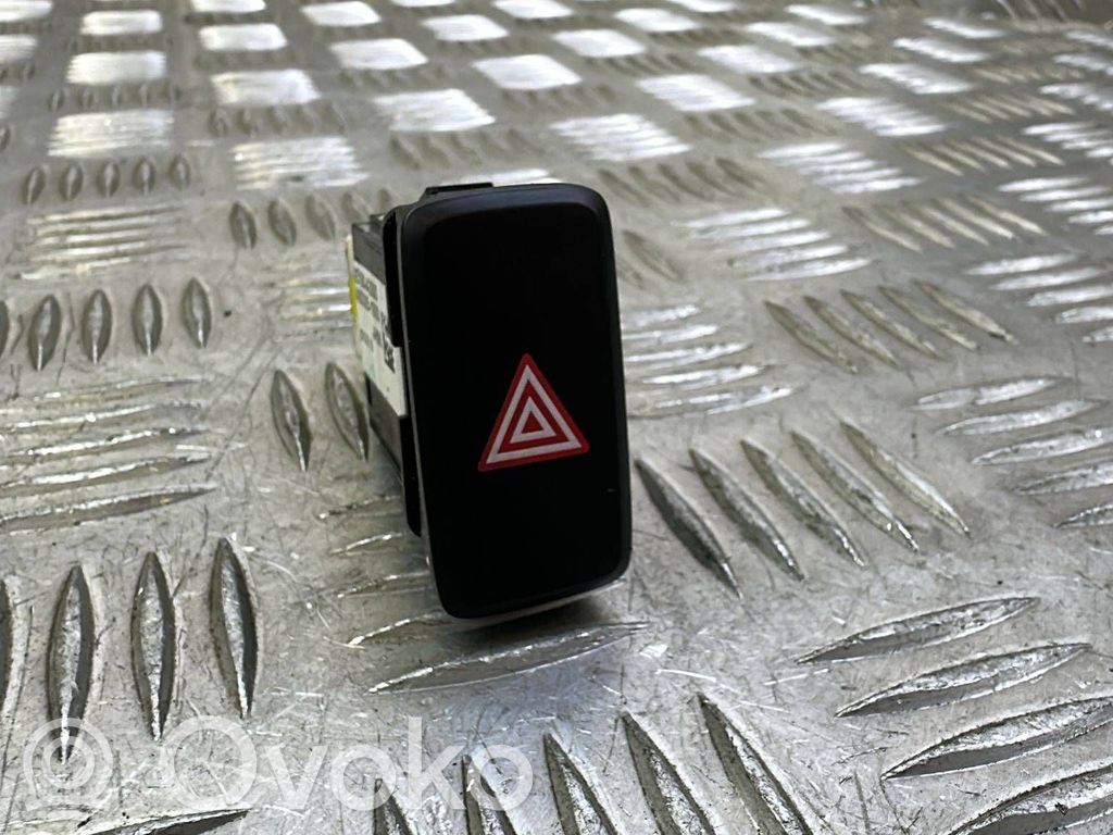 Hazard light switch   93790A2900
