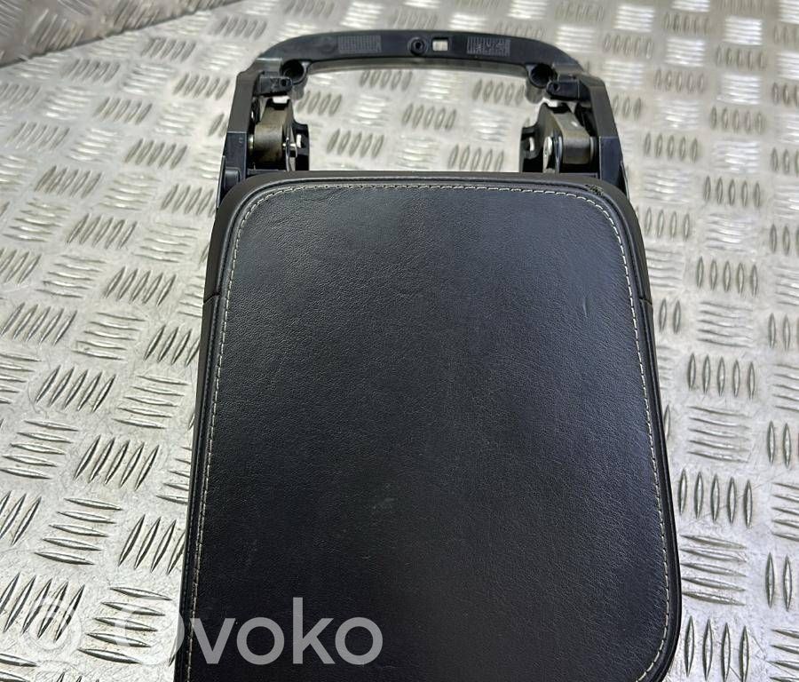 Volvo S90, V90 Armrest 