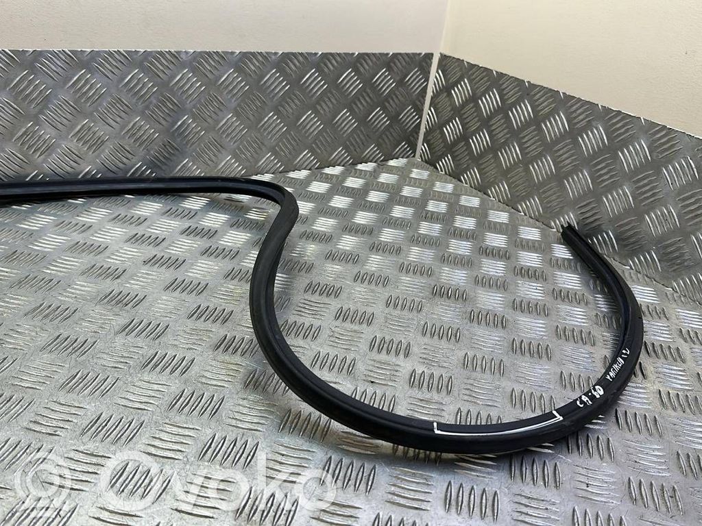 Volvo S90, V90 Engine compartment rubber 