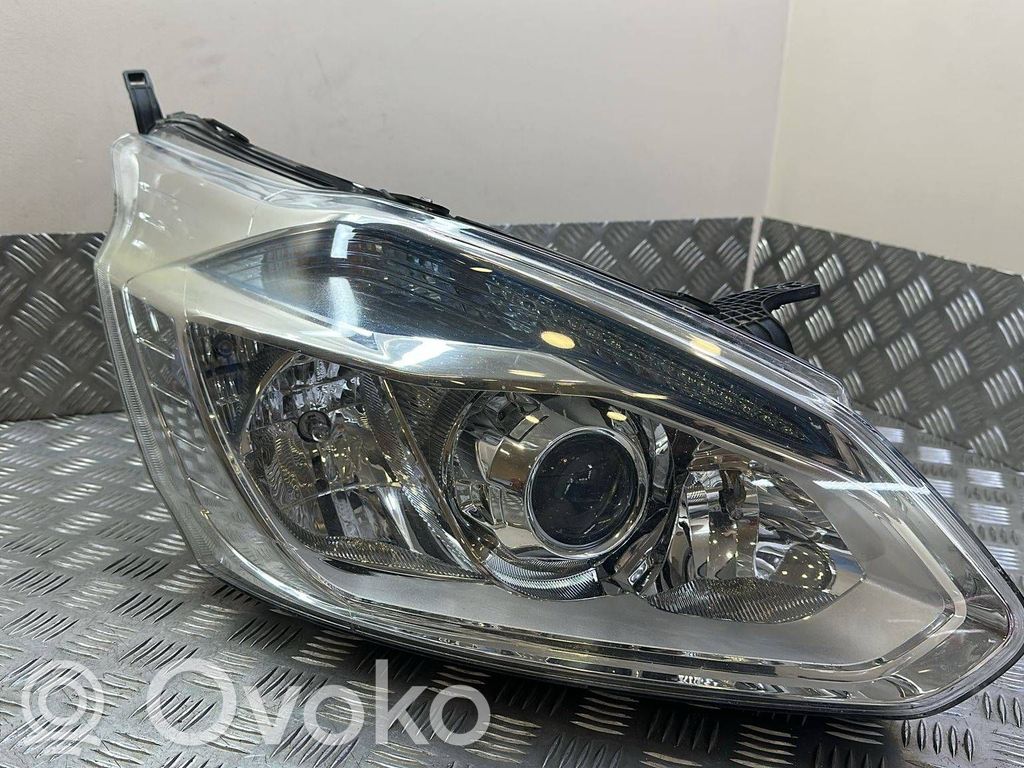 Ford Transit Custom Headlight/headlamp 