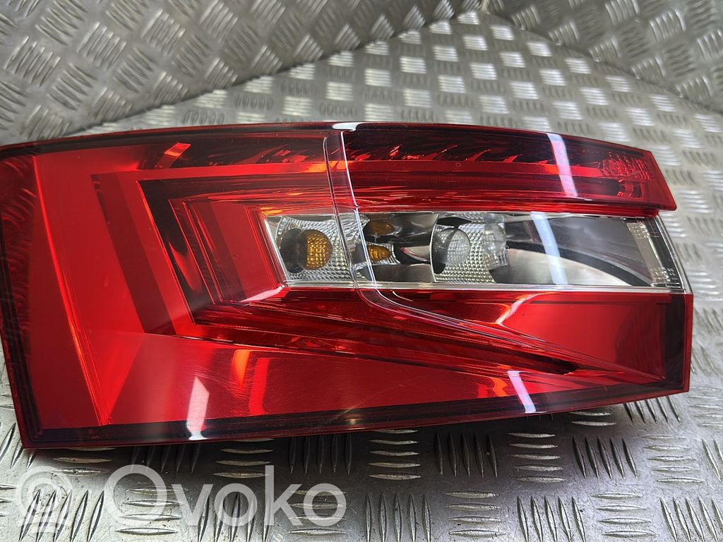 Skoda Superb B8 (3V) Lampa tylna 
