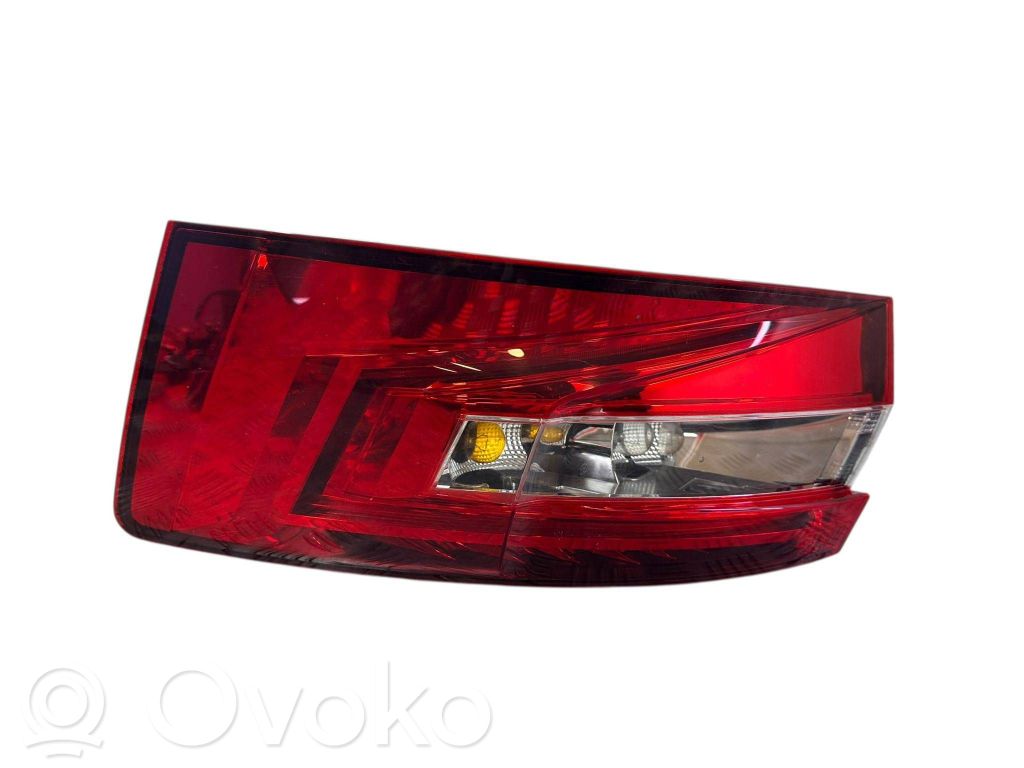 Skoda Superb B8 (3V) Lampa tylna 