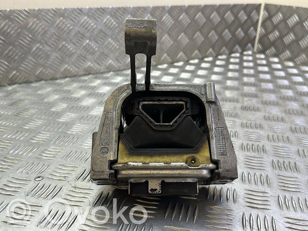 Skoda Superb B8 (3V) Engine mount bracket 