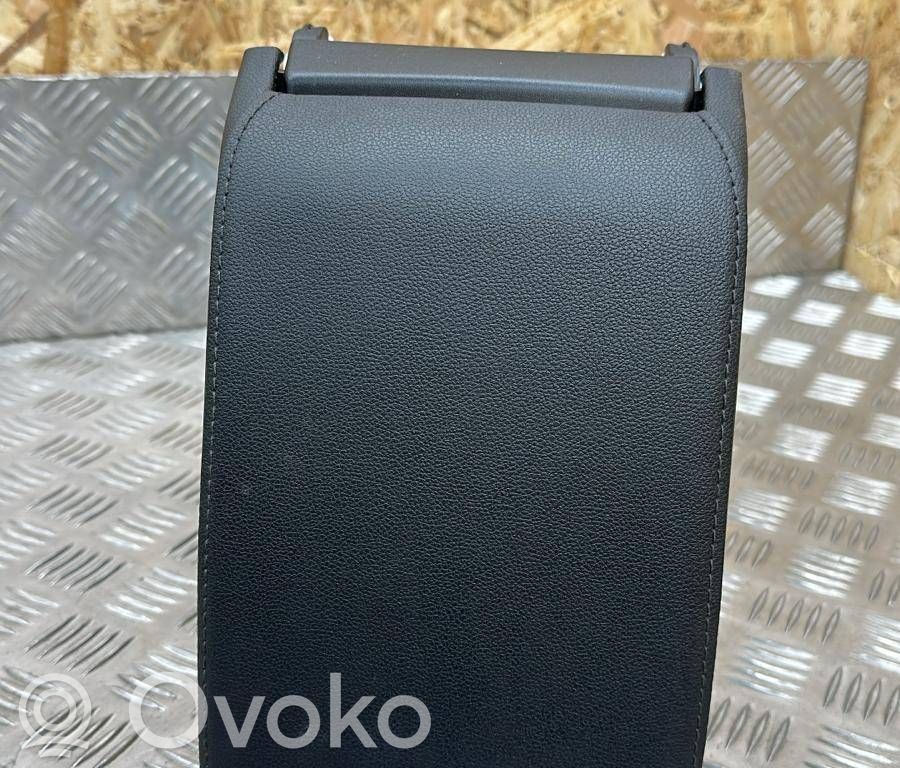 Skoda Octavia Mk3 (5E) Armrest 