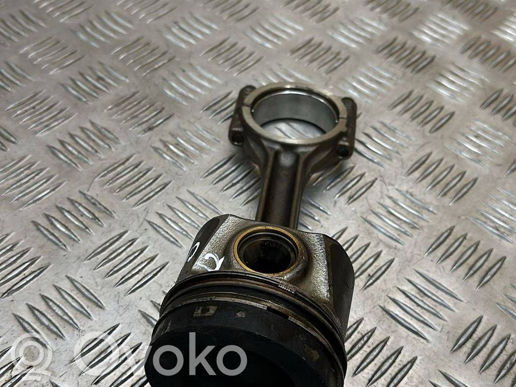 Pistón con biela   04LADE