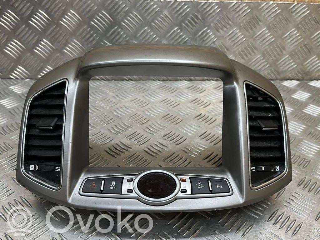 Chevrolet Captiva Dash center air vent grill 