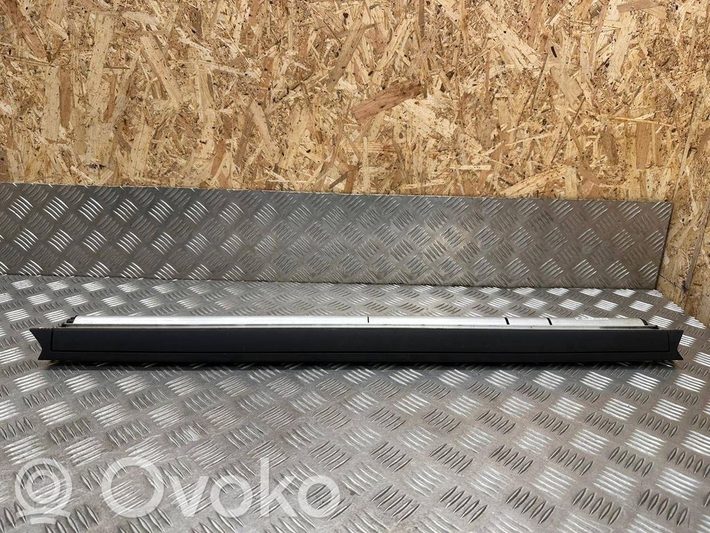 Zasłona przeciwsłoneczna / Zasłona szyby drzwi tylnych   4N4861334,4N4861334A