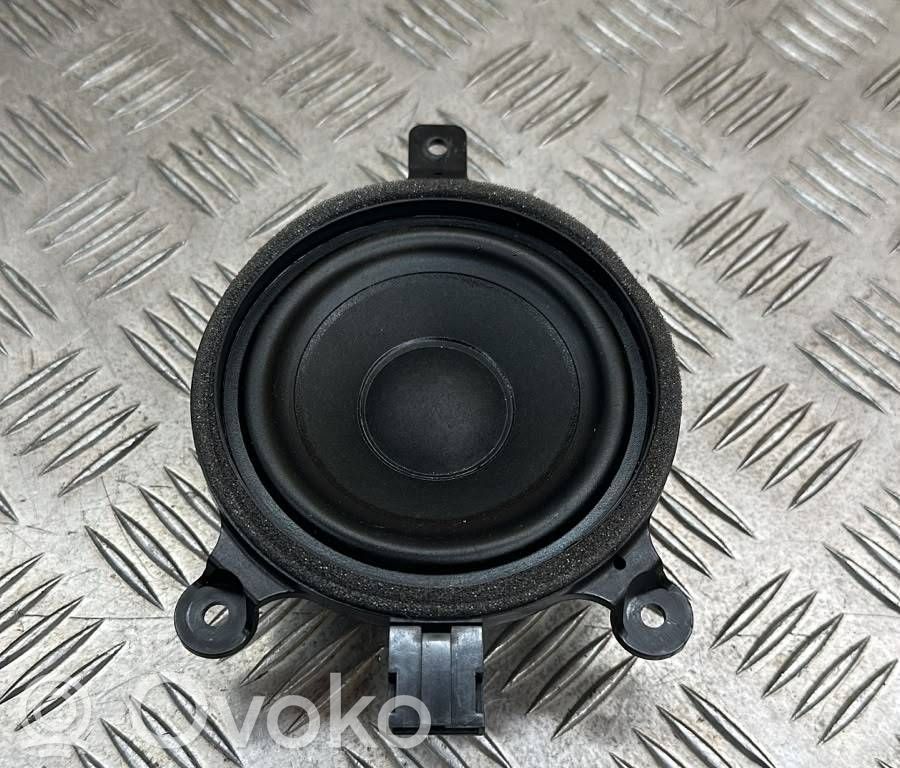 Audi A3 8Y Altavoz de la puerta trasera 